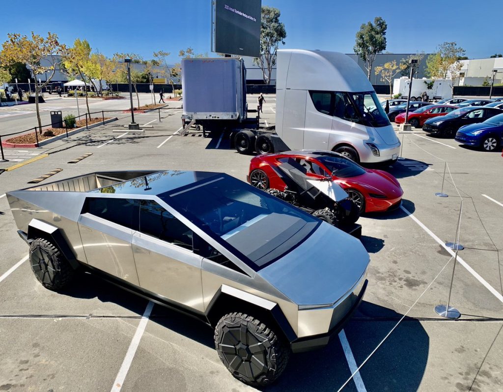 tesla-cybertruck-quad-roadster-semi-1024x798.jpg